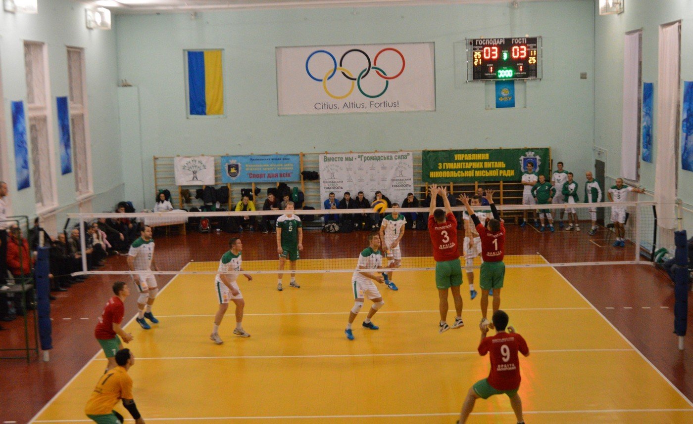 Волейбольная команда Никополя одержала две победы