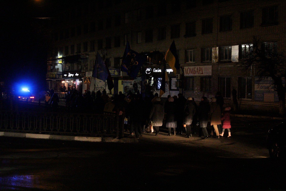 Марш активистов по проспекту Трубников