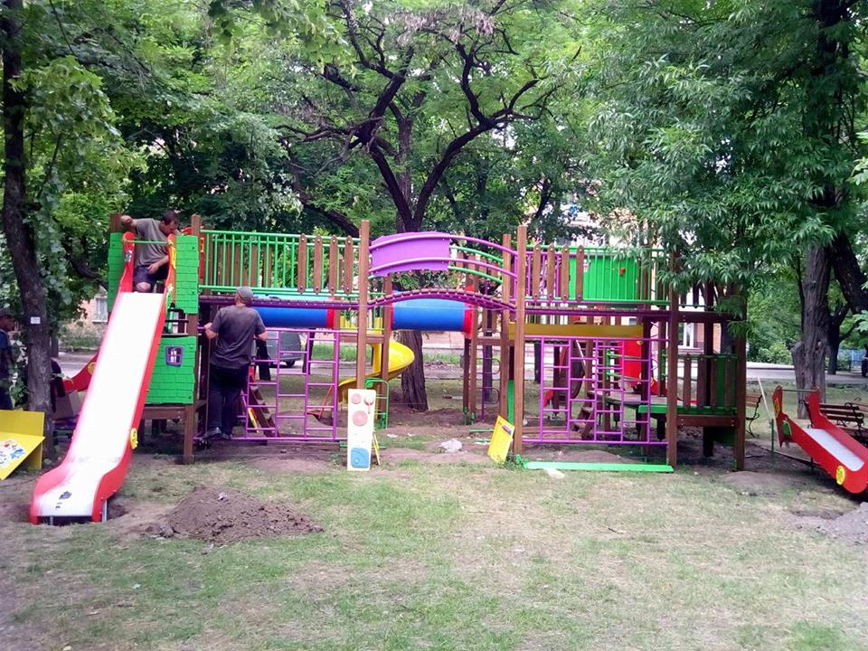 Здесь будет не только игровая зона для детей от 6 до 12 лет, но и место отдыха для родителей