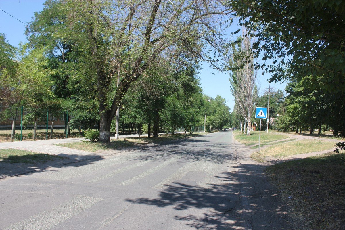 Дорога к школе со стороны парка 