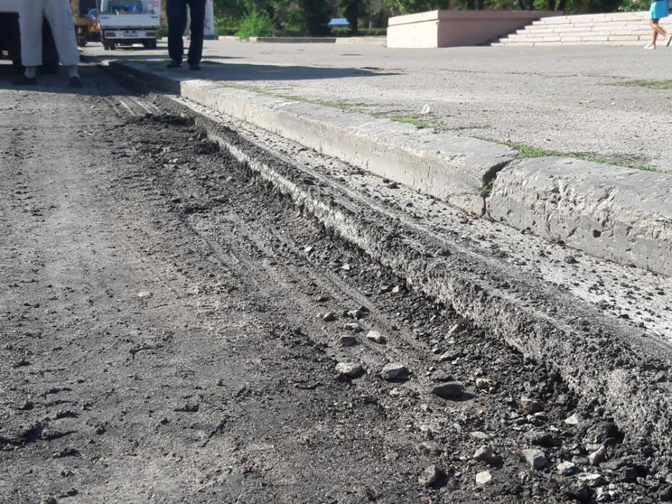 В Никополе вновь приступили к ремонту  проезжей части центральной дороги