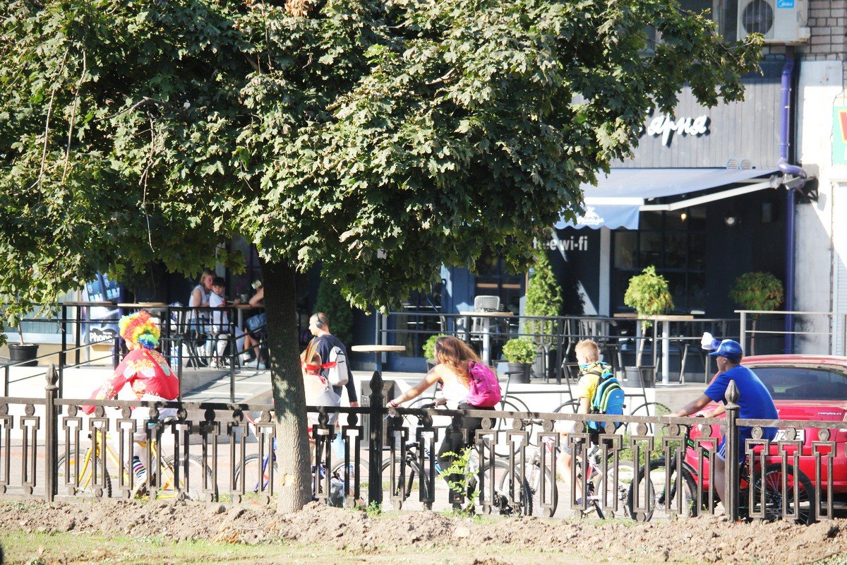 Самые маленькие велосипедисты, воспитанники детских садов, стартовали на короткую дистанцию