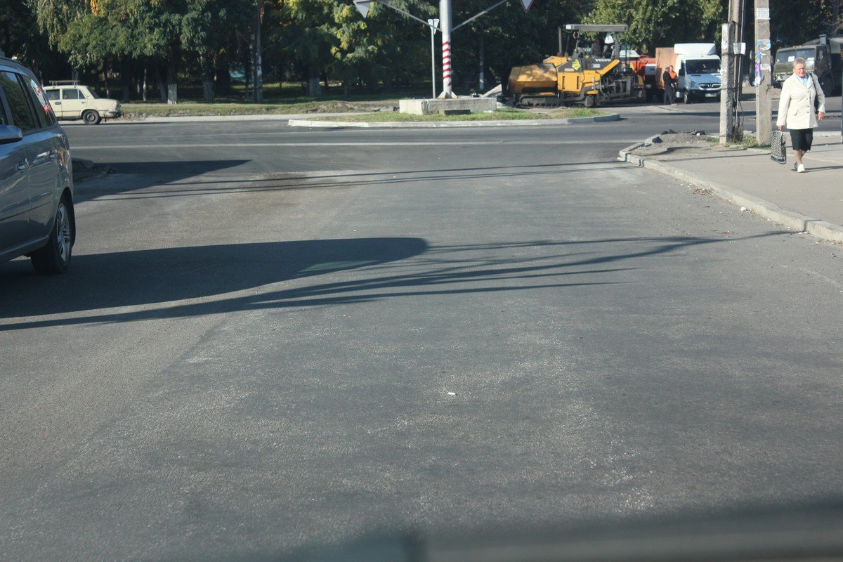 Так выглядит отремонтированный участок дороги на пересечении улиц Некрасова и Электрометаллургов