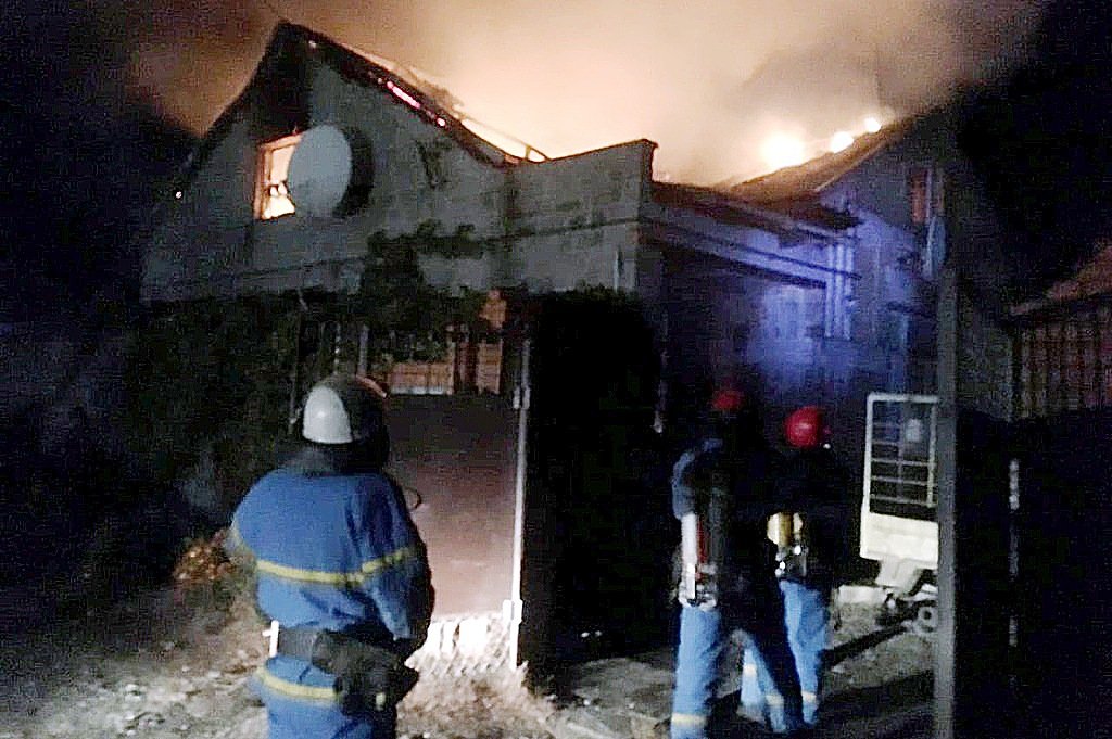 Во время пожара в Апостолово пострадал 43-летний мужчина 