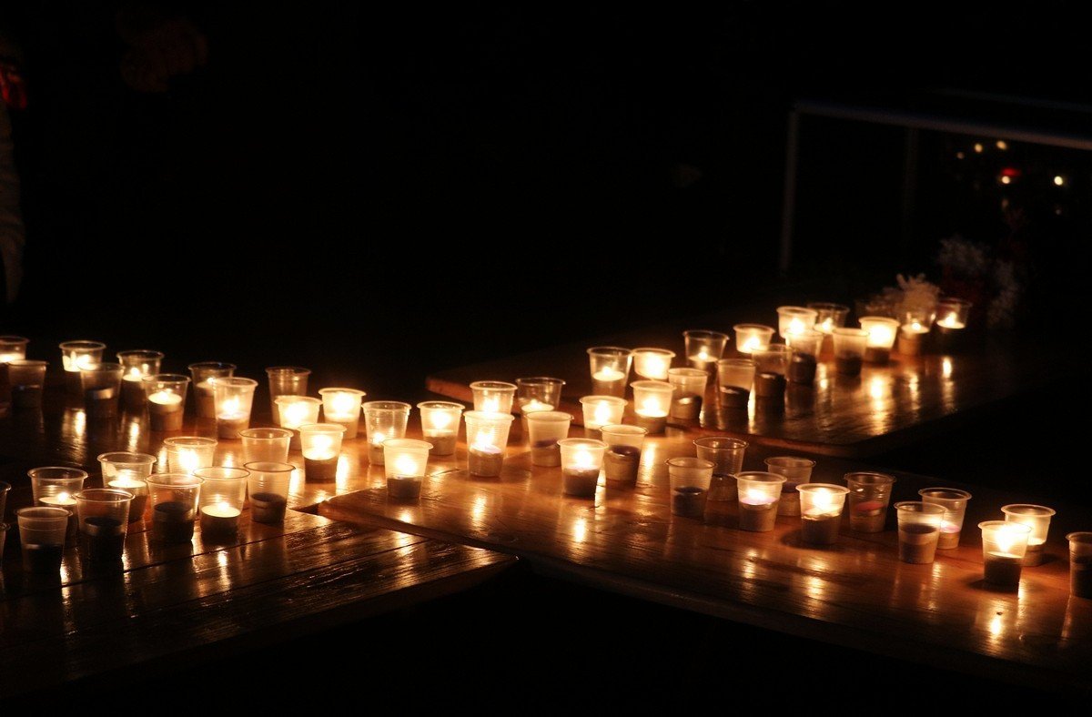 В Никополе зажгли свечу в память о жертвах Голодомора и политических репрессий