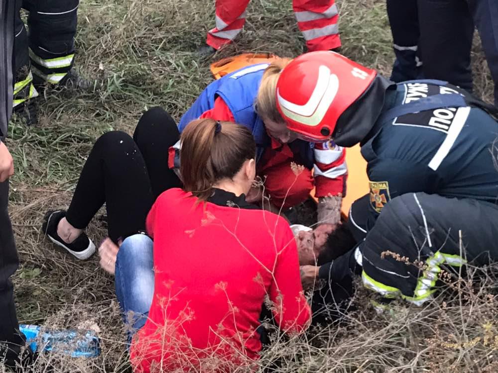 Водителя и пассажиров выкинуло наружу