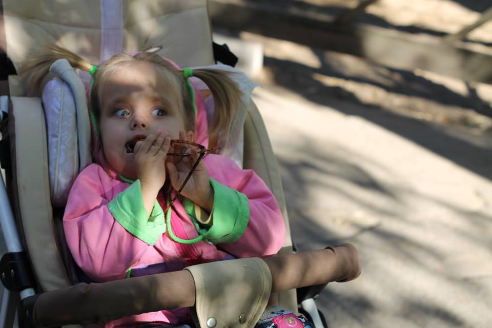 В Никополе украли коляску у ребенка с инвалидностью 