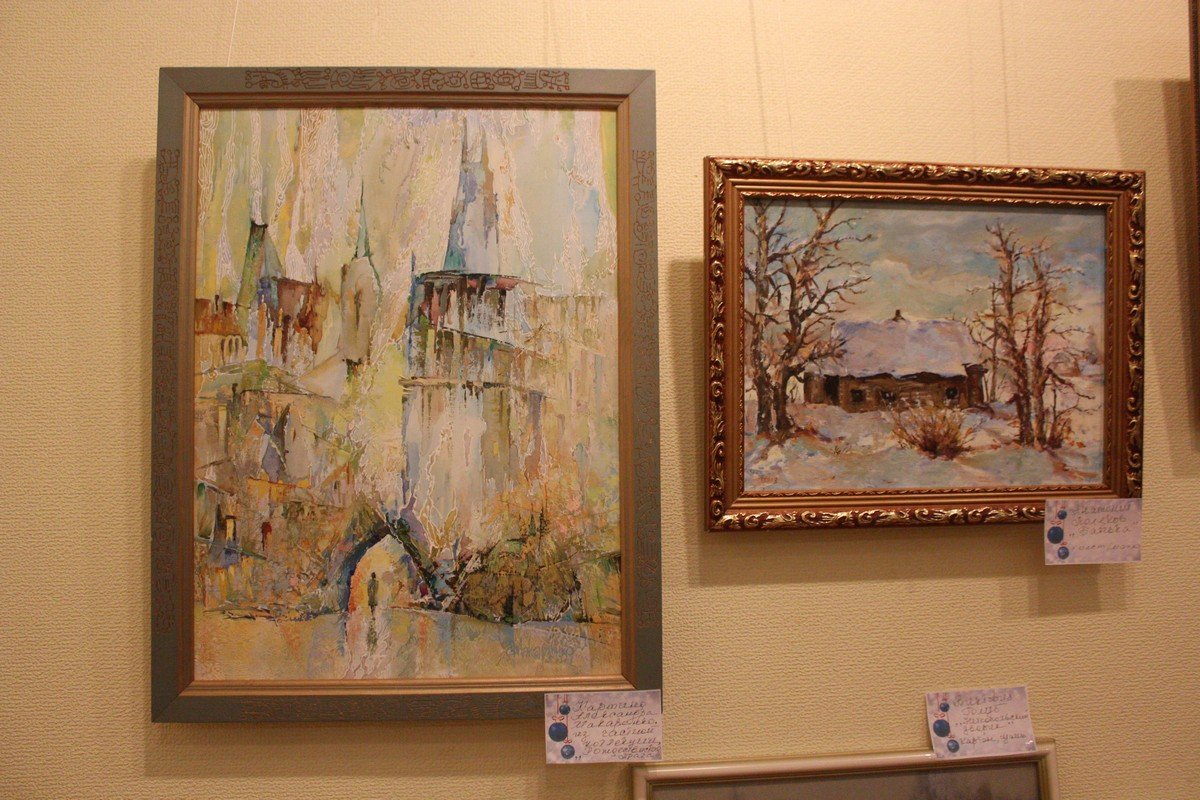На выставке представлены картины местных художников
