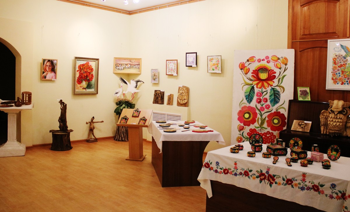 Яркие экспозиции можно увидеть в КУ«Культурно-досуговом центре» 
