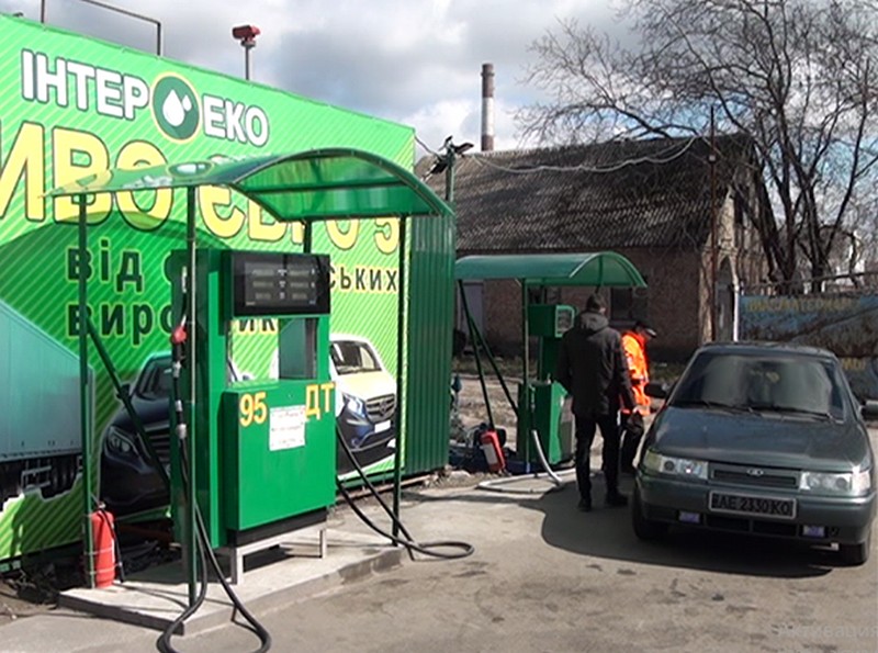 В Никополе активисты выявили две незаконные газозаправки 