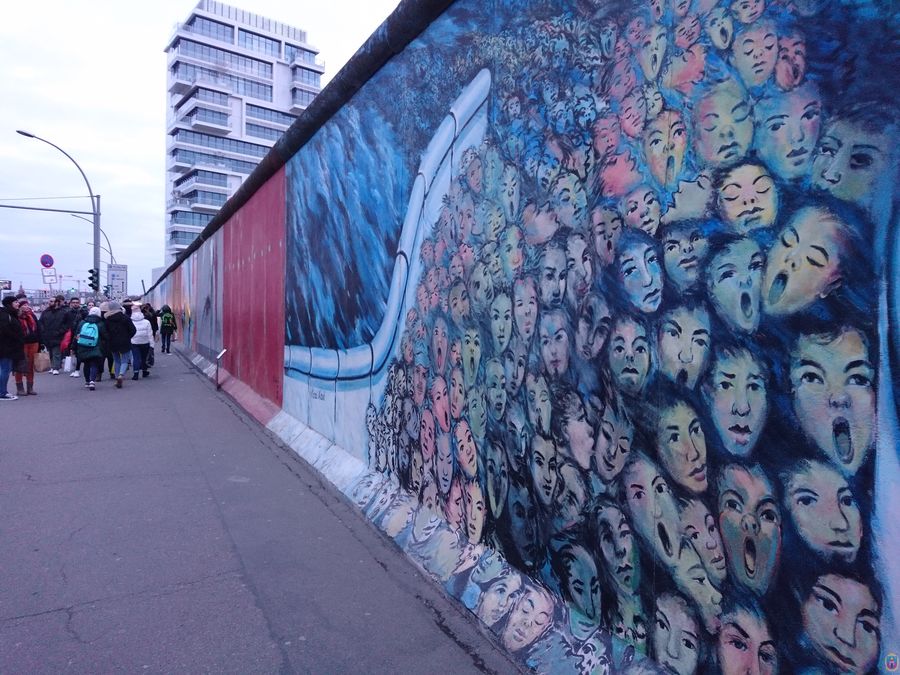 Фрагмент Берлинской стены 