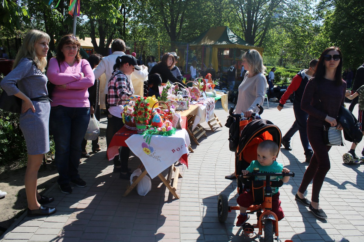 На аллее состоялся пасхальный фестиваль 