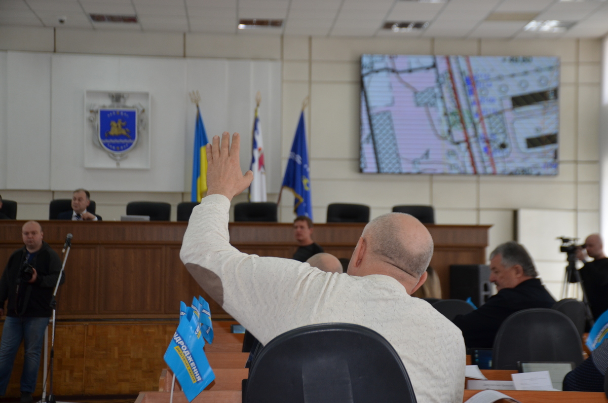 Депутаты голосовали за изменения, внесенные в городские программы, обсуждали вопросы аренды земли