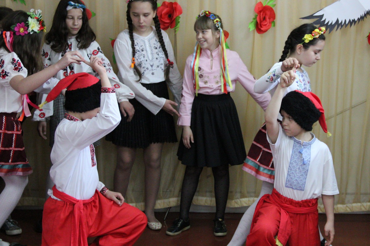 Украинские песни и пляски