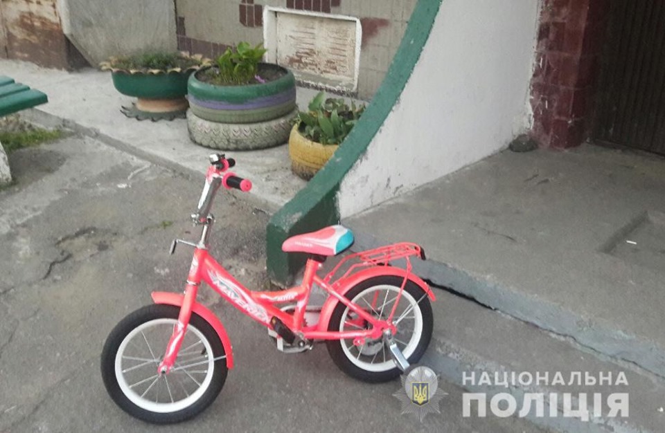В Никополе 32-летний мужчина похитил детский велосипед 