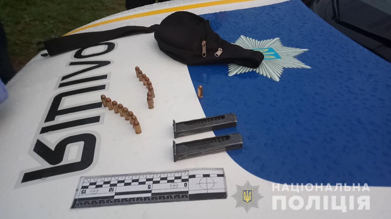 В Никополе у мужчины нашли пистолет и боевые патроны