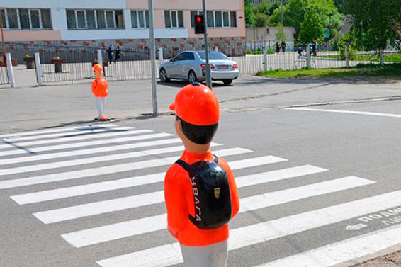  В Марганце возле школ и детских садов хотят установить фигурки школьника