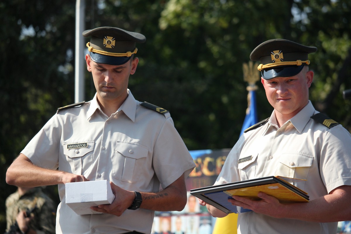Участникам АТО вручили знаки отличия Президента Украины