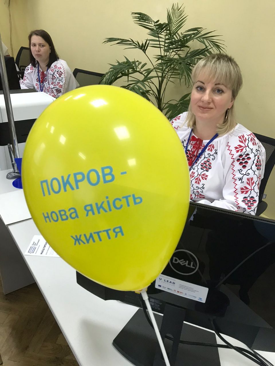 В Покрове и Томаковке заработали обновленные центры предоставления административных услуг
