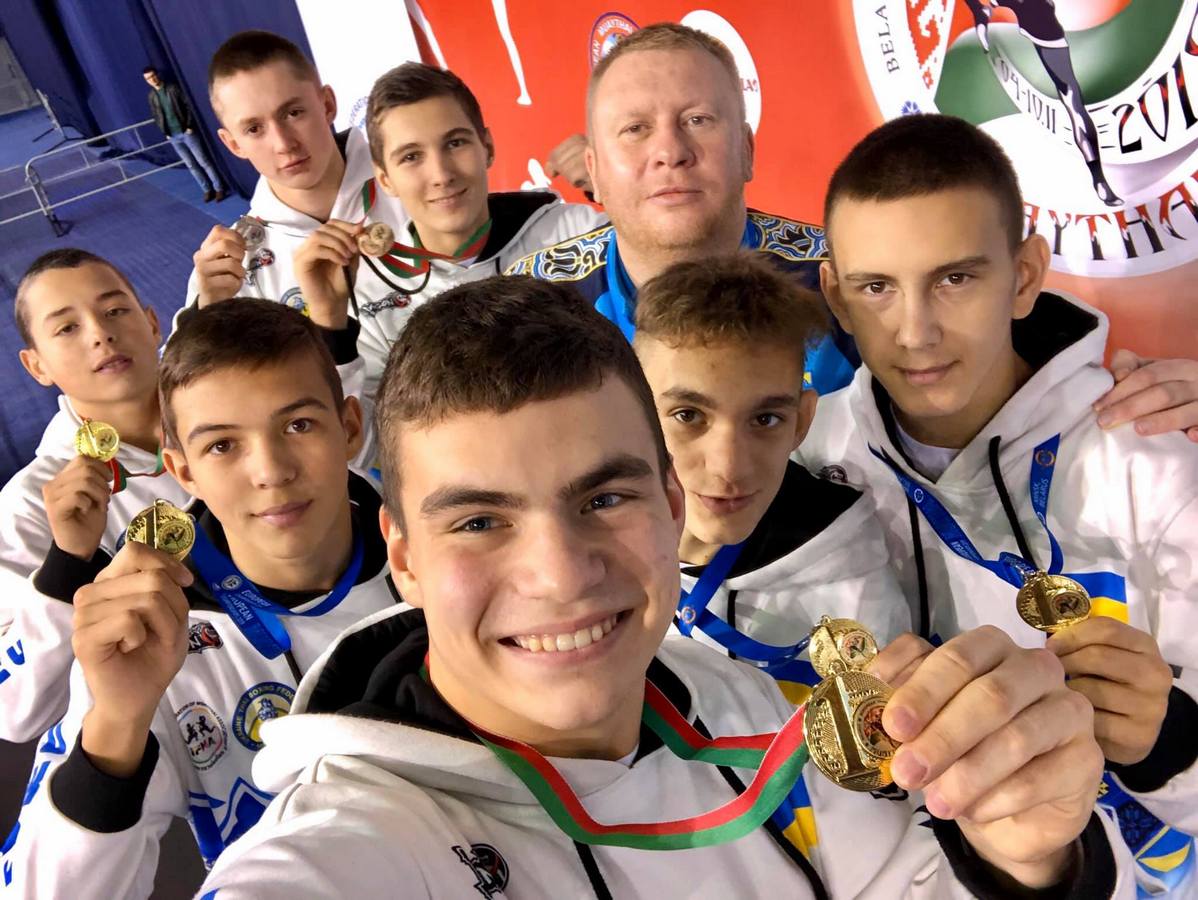 Бойцы муай-тай из Покрова выиграли золото и серебро на Чемпионате Европы
