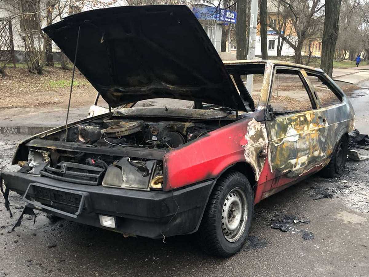 Сгоревшая машина