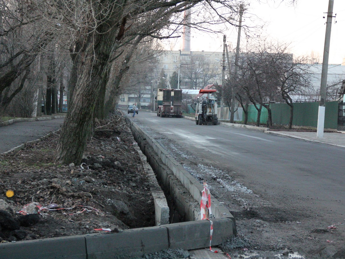 Нікополь ремонтують: вулиця Мозолевського