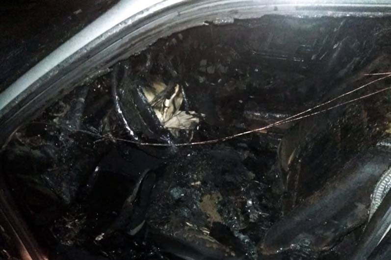 В Томаковке ночью горел автомобиль Audi