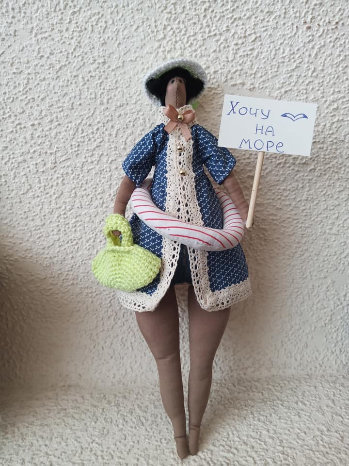 Малышке можно помочь, купив куклу в стиле handmede