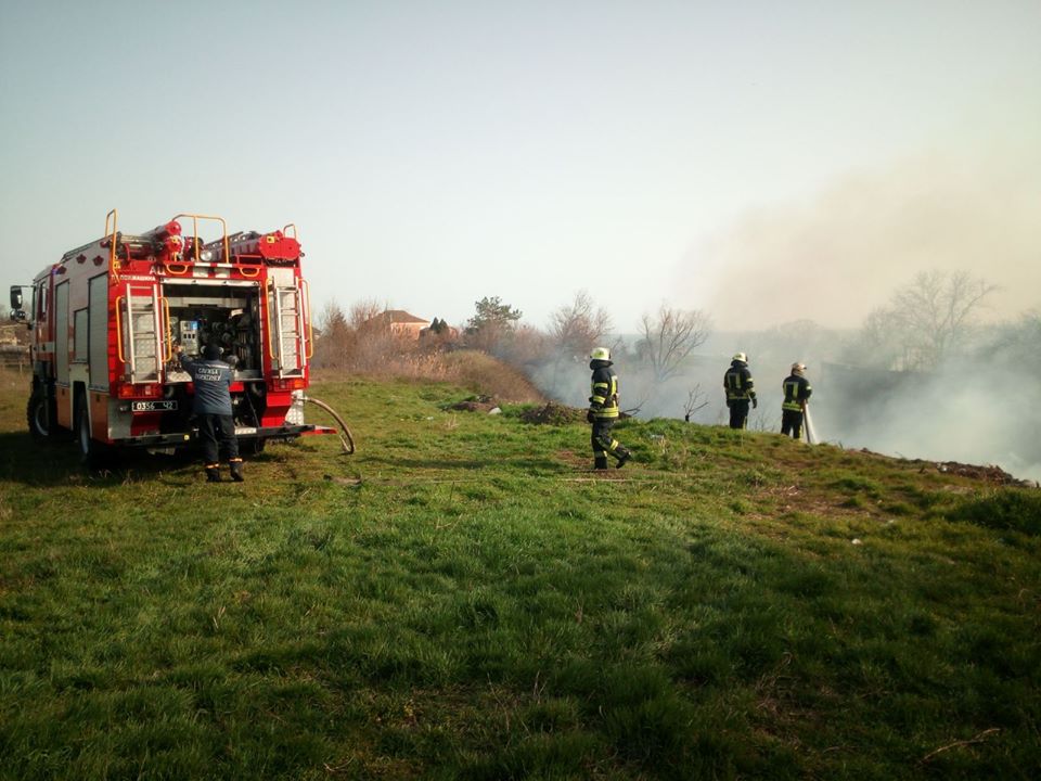 Из-за частных пожаров в Никополе и районе спасатели обратились к жителям 
