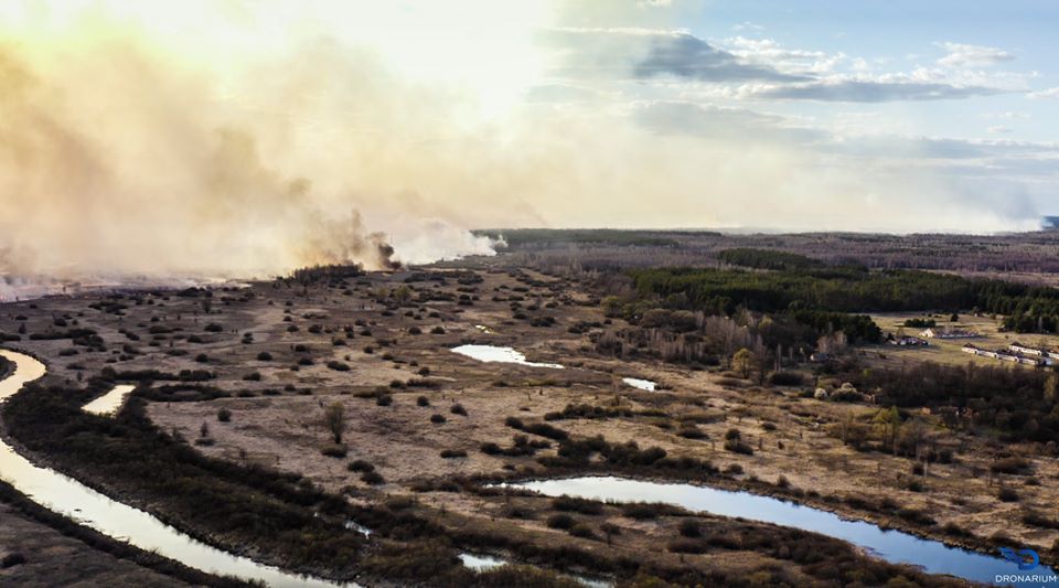 Огонь развернулся и пошел на села Киевской области