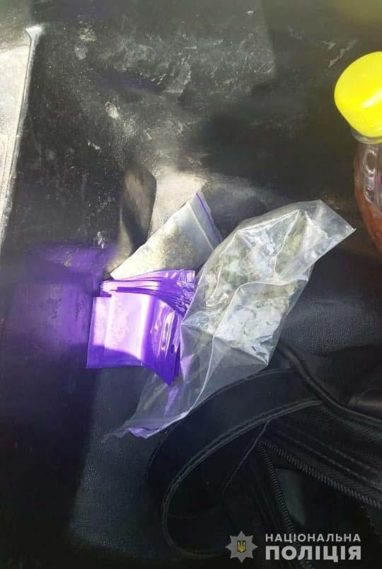 В Никополе у пьяного водителя нашли метамфетамин и марихуану