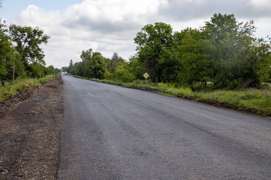 "Укравтодор" ремонтирует более 20 километров аварийной Никопольской трассы