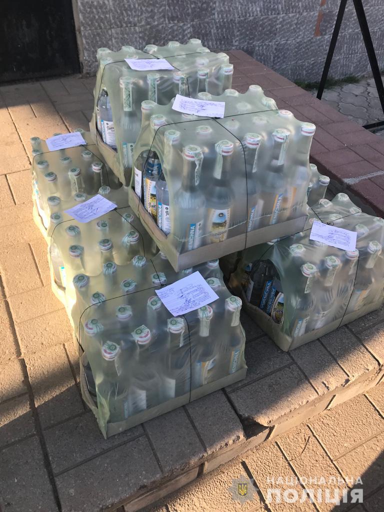 В Томаковском районе полицейские изъяли 160 бутылок "левого" алкоголя 