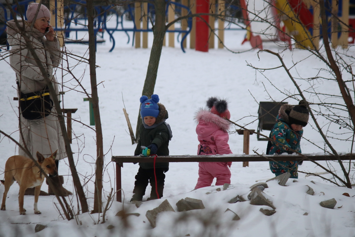 Прогулка с детьми в снежную пору
