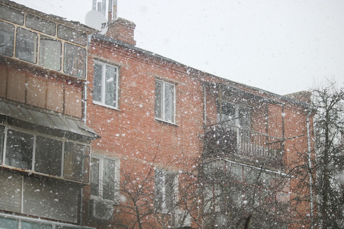 В Никополе снова идет снег