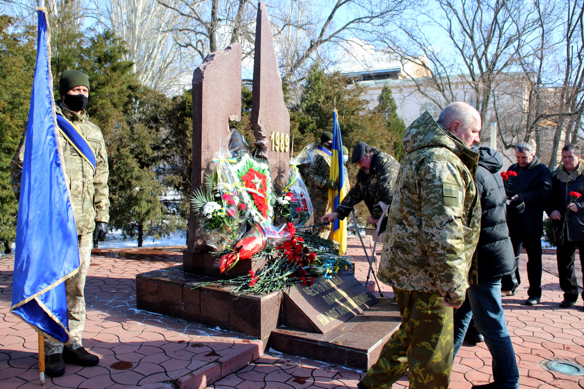 32 года спустя: в Никополе почтили память погибших воинов-«афганцев»