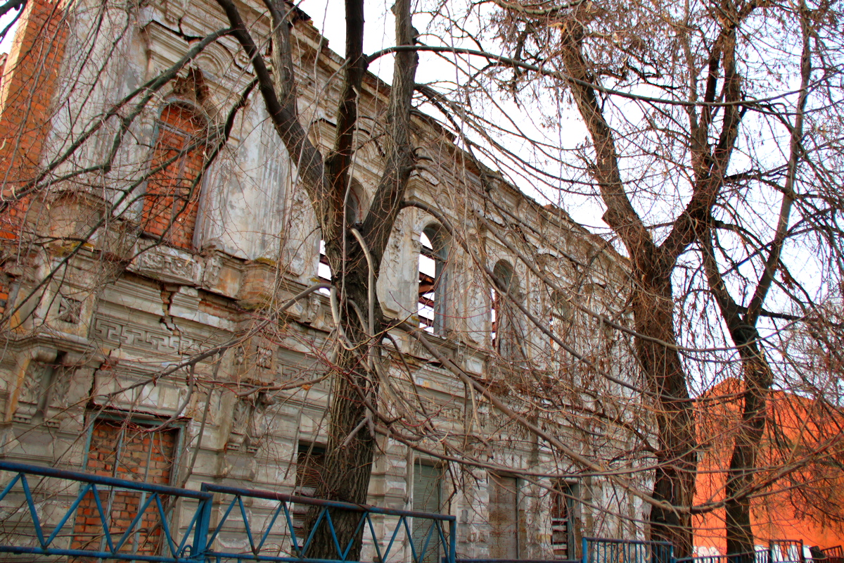 Старые здания Никополя