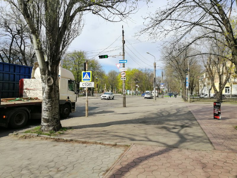 В центре Никополя на светофоре затруднено движение из-за ДТП