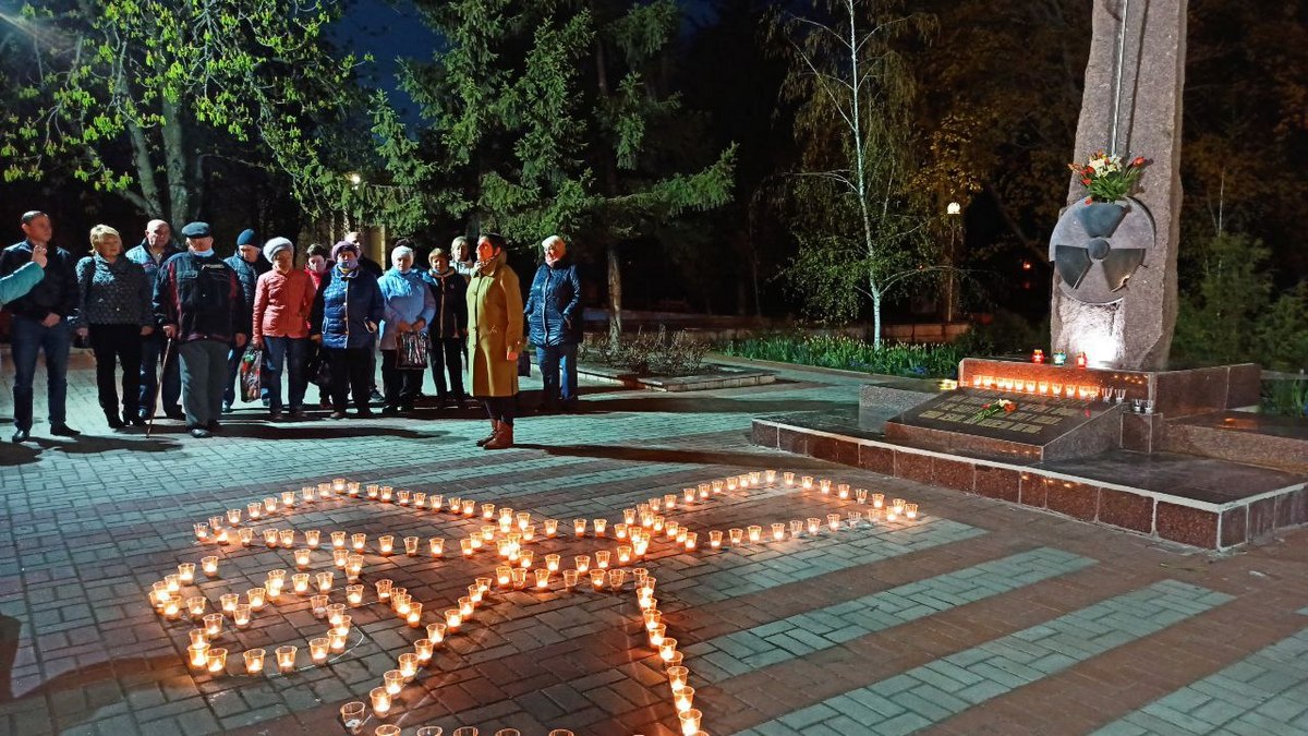 В Никополе зажгли свечу памяти к 35-й годовщине Чернобыльской трагедии