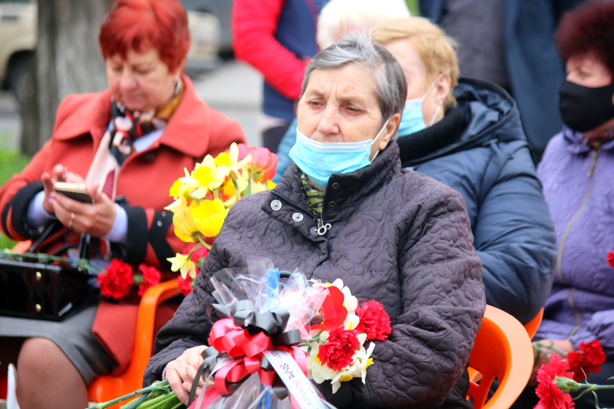 В Никополе возле памятного знака жертвам Чернобыльской трагедии прошел митинг