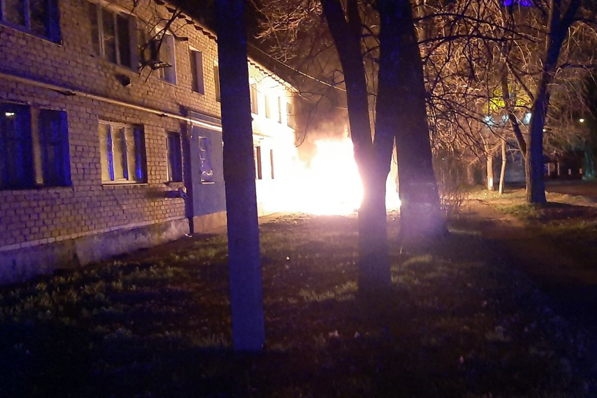 В Марганце на улице Кленовая горел автомобиль