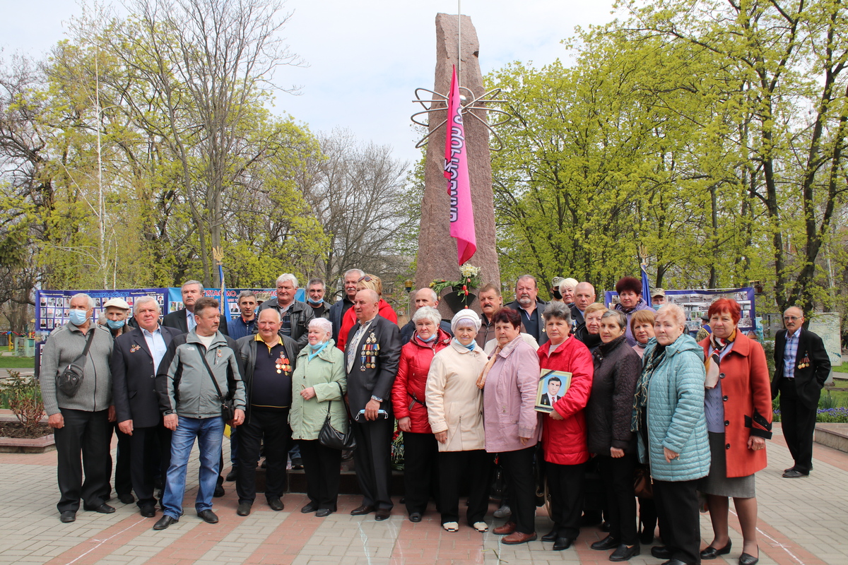 Возле памятного знака жертвам Чернобыльской трагедии прошел митинг 