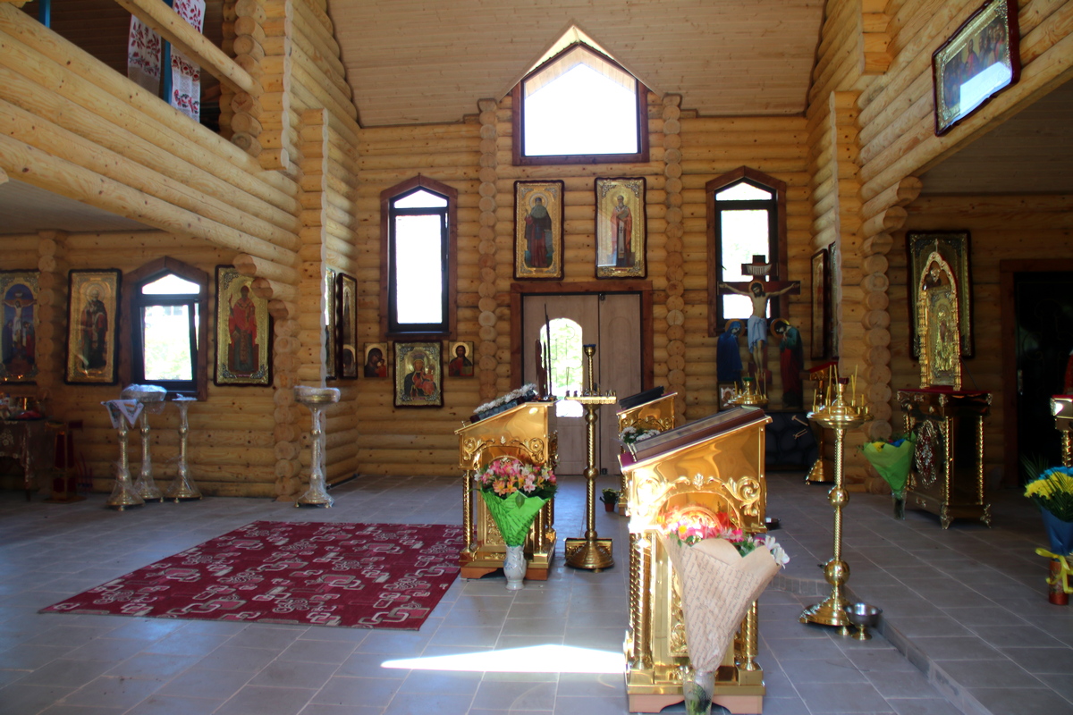 Как выглядит первый в нашем регионе деревянный украинский храм изнутри
