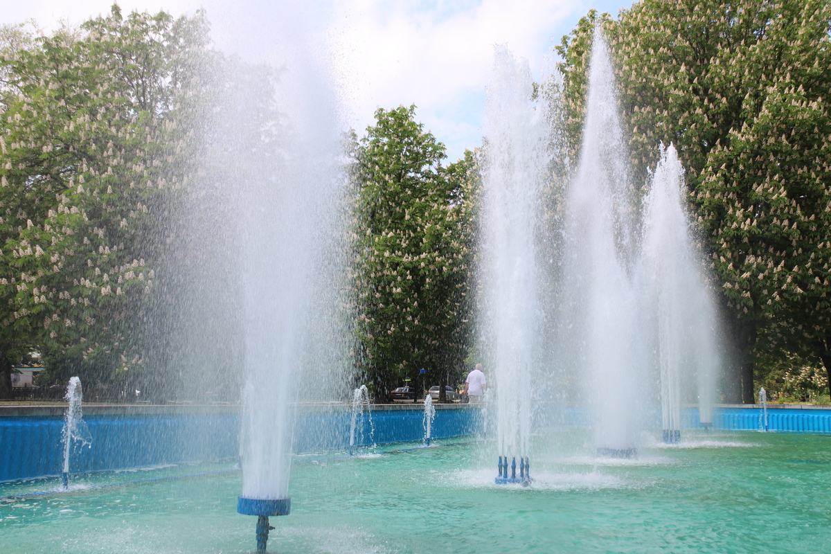 Как в мае выглядит самый большой фонтан Никополя