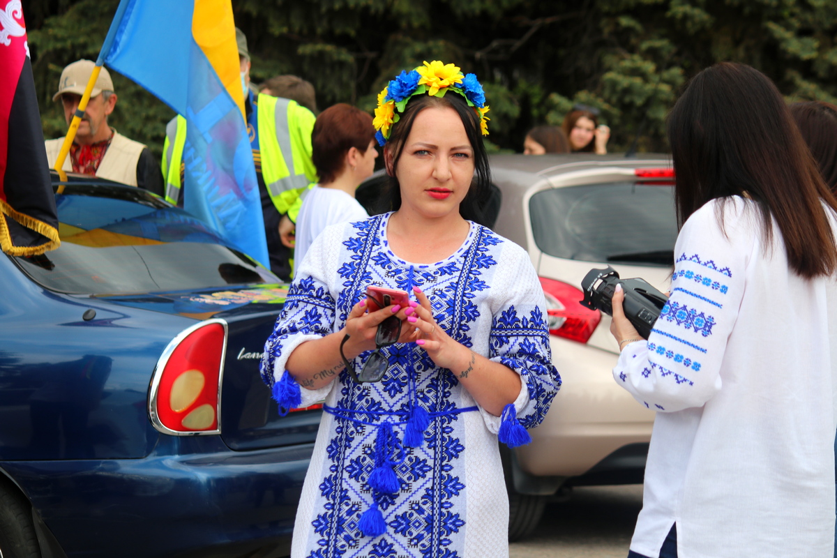 Надеть вышиванку - это не только красиво выглядеть, это показать свою причастность к украинским традициям