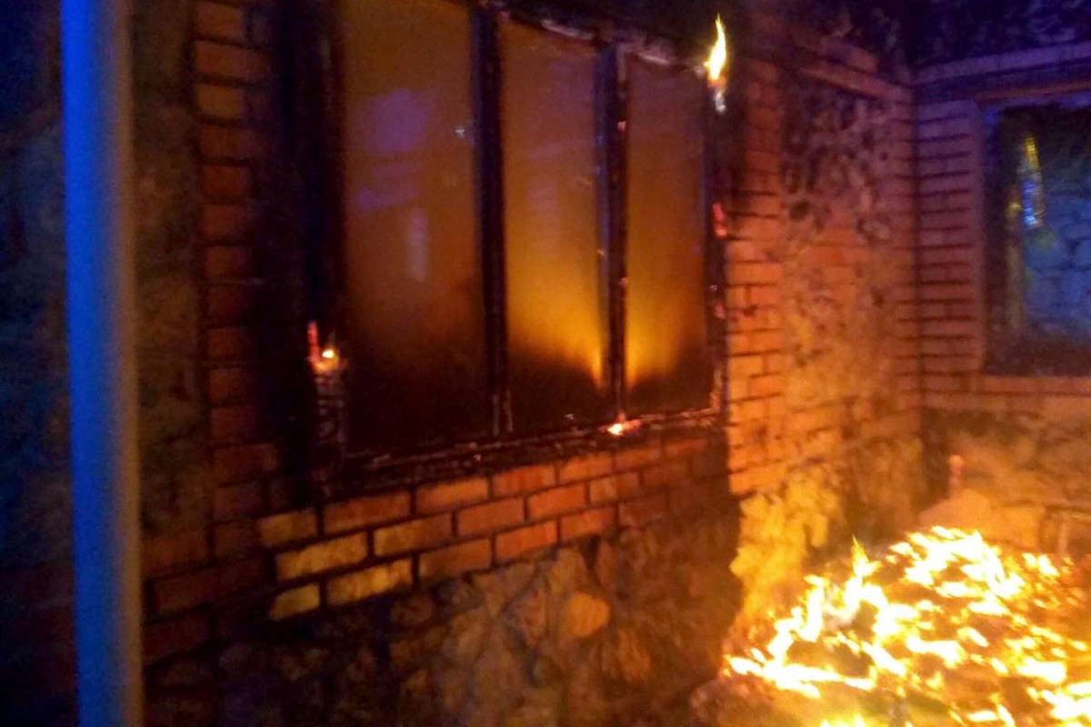 Пожар случился в заброшенном частном доме