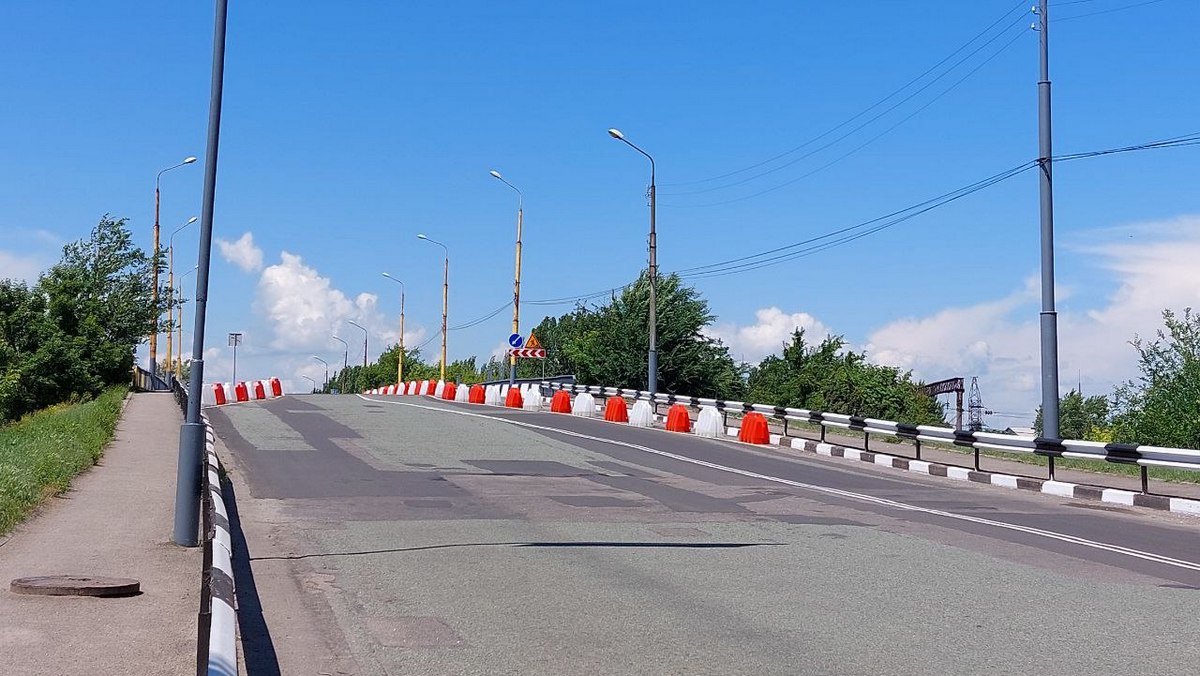 В Никополе завершился ремонт асфальтного покрытия "горбатого" моста