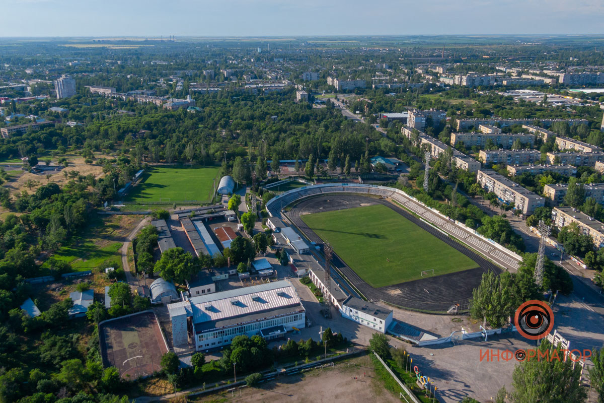 Стадион "Электрометаллург"