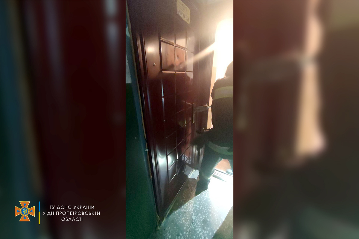 В Никополе двое детей оказались в ловушке в собственной квартире