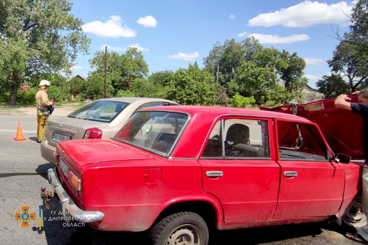 В Никополе столкнулись Chevrolet Lacetti и ВАЗ-2101